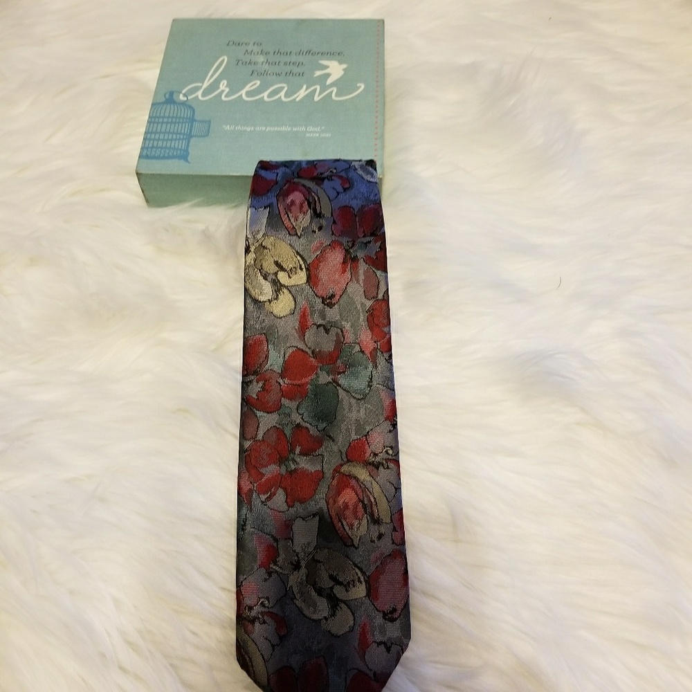 Oscar de la renta tie - Picture 3 of 4